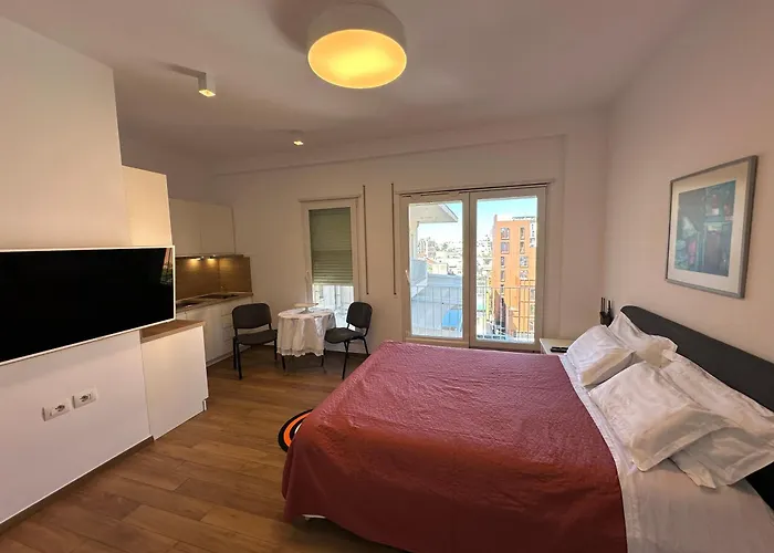 Downtown アパート ティラナ