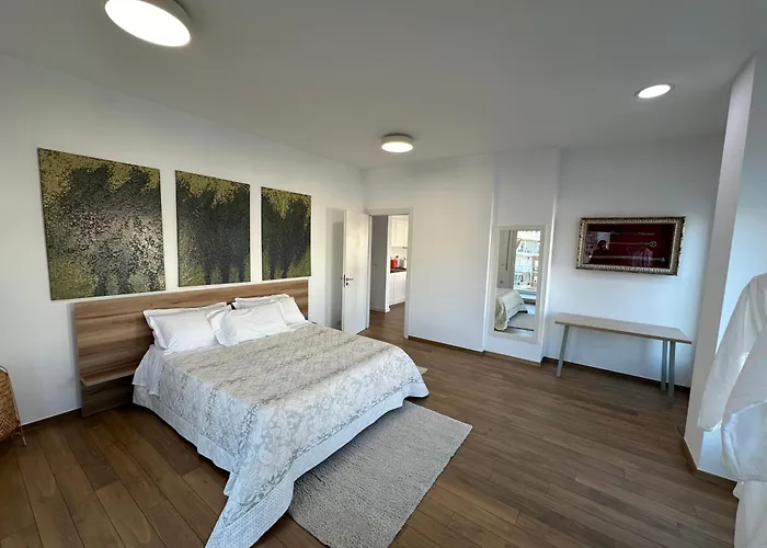 Downtown ティラナ