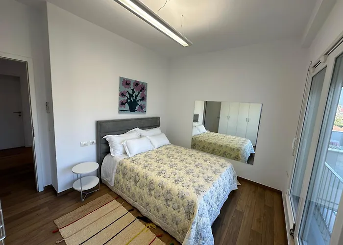 Downtown * ティラナ