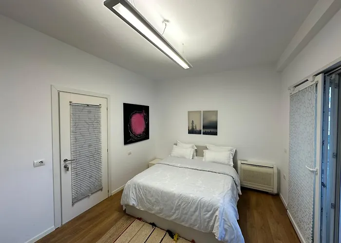 アパート Downtown ティラナ