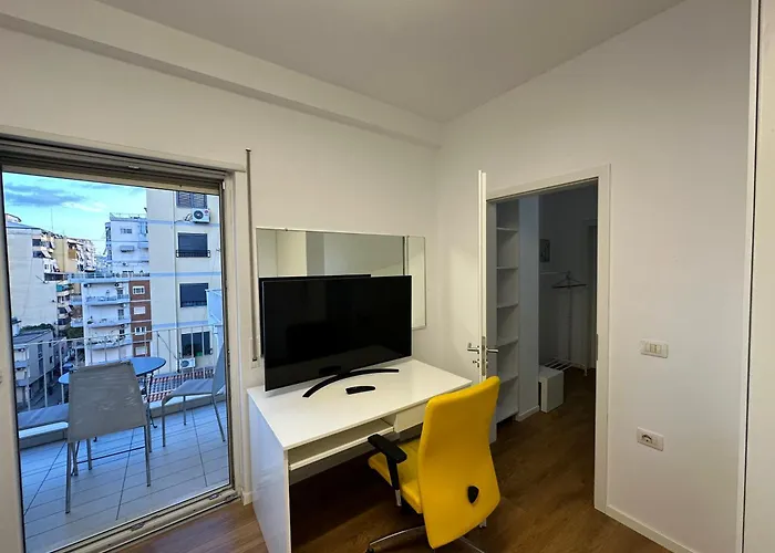 アパート Downtown ティラナ